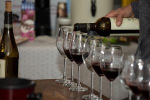 סדנת יין בגליל התחתון לארגונים - תיירות זה לביא